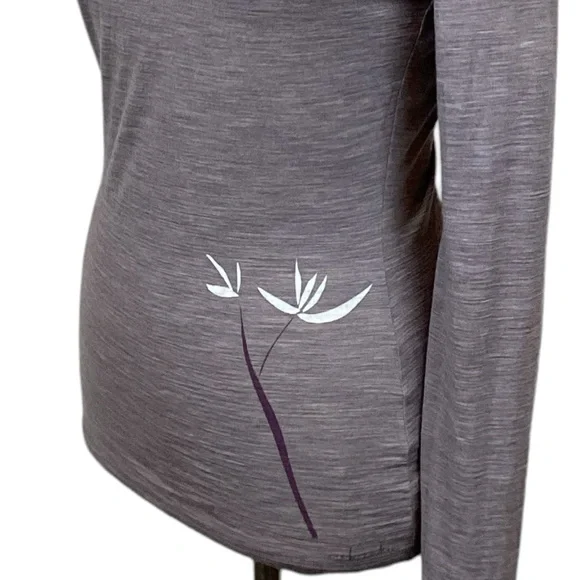 Icebreaker New Zealand Merino Wool Flower Print V-Neck Top - Picture 9 of 9